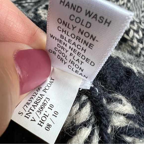 Banana Republic Women’s Alpaca Wool Blend Italian Yarn Button Front Sweater, XS - Picture 8 of 10